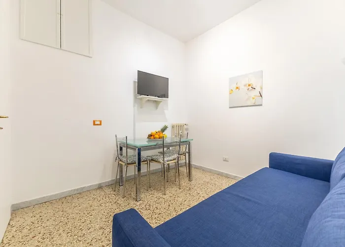 Hostly - Sant'orsola * Rome